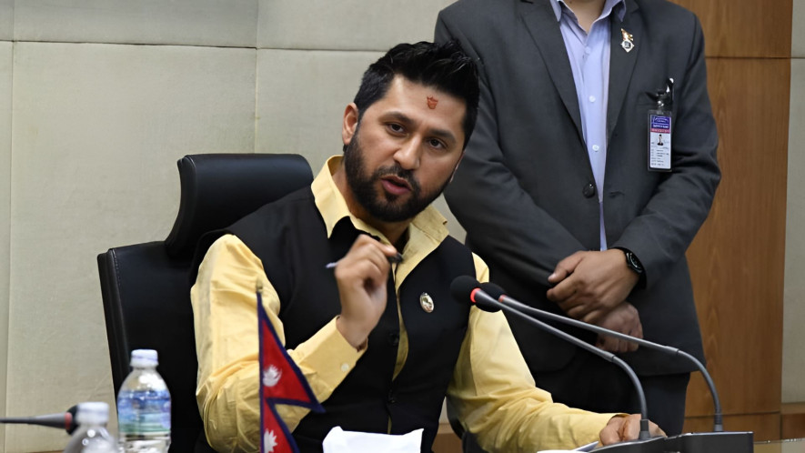 उम्मेदवार सार्वजनिक गर्न रवि लामिछाने इलाम जाने